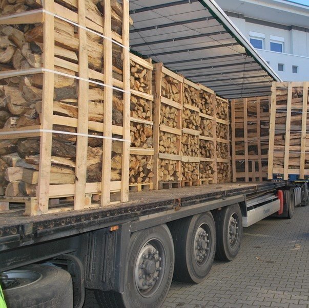 LKW-Ladung Brennholz